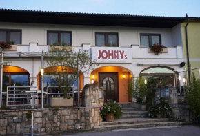 Гостиница Gästehaus Weinhandl & Johnnys Pizzeria  Подерсдорф-Ам-Зе